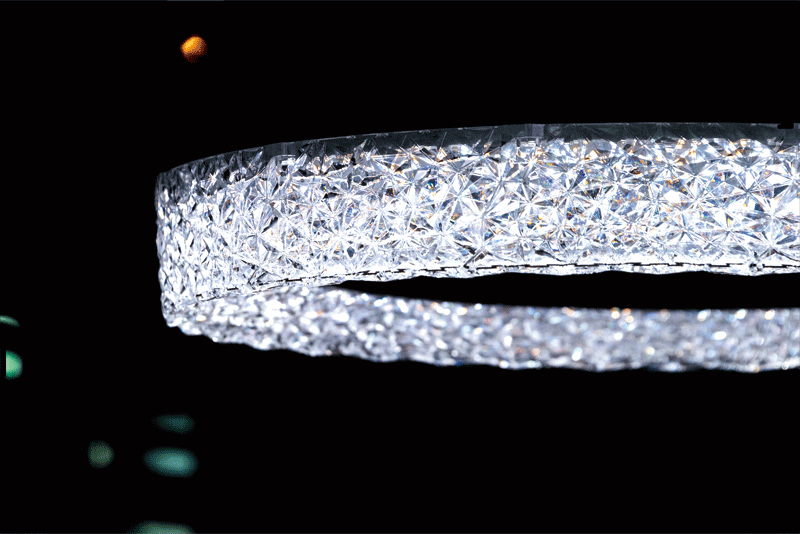 オーデリック GORGEOUS RING現代版シャンデリアが創りだす“新しい豪華さ”